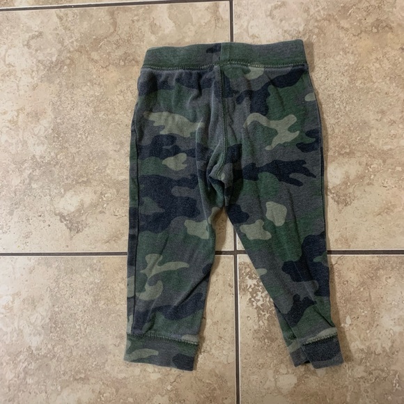 ⛄️CLEARANCE⛄️ Old Navy camo joggers - Picture 2 of 4